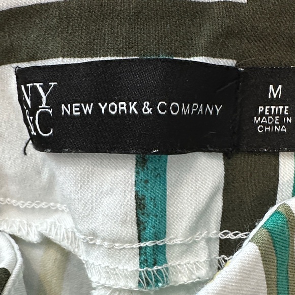 New York & Company Plaid Pants in Green and White - Picture 2 of 3